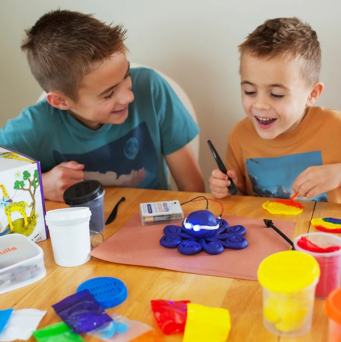 Squishy Circuits Deluxe Kit - Image 2