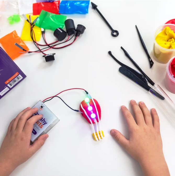 Squishy Circuits Deluxe Kit - Image 4